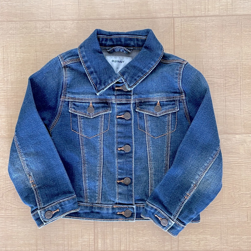 Old Navy jean jacket with snap closure size 3t